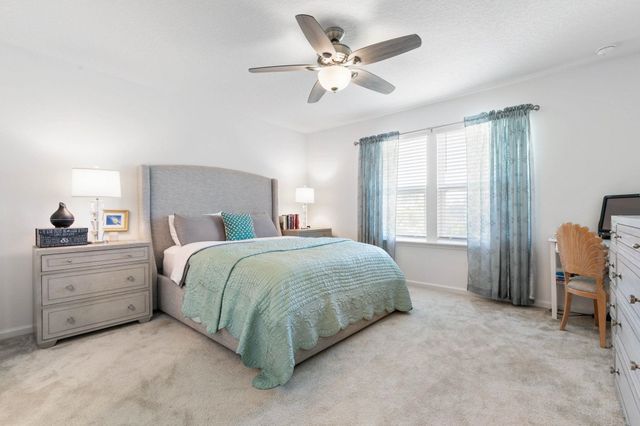 18 Las Casitas Blvd, Palm Coast, FL 32137