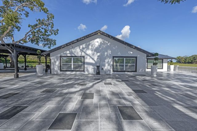 16200 Orange Avenue, Fort Pierce, FL 34945