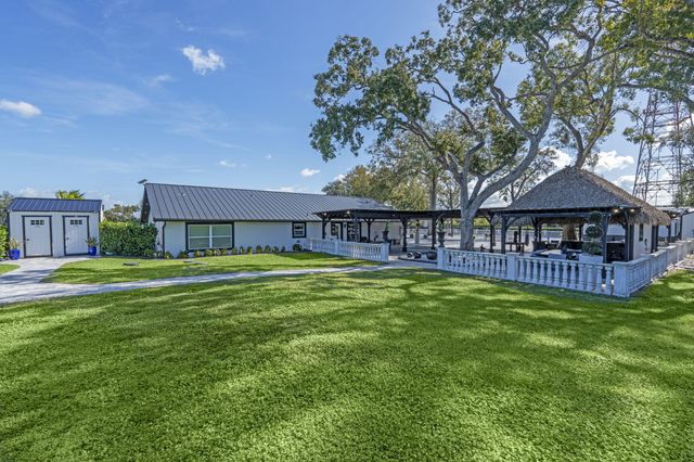 16200 Orange Avenue, Fort Pierce, FL 34945