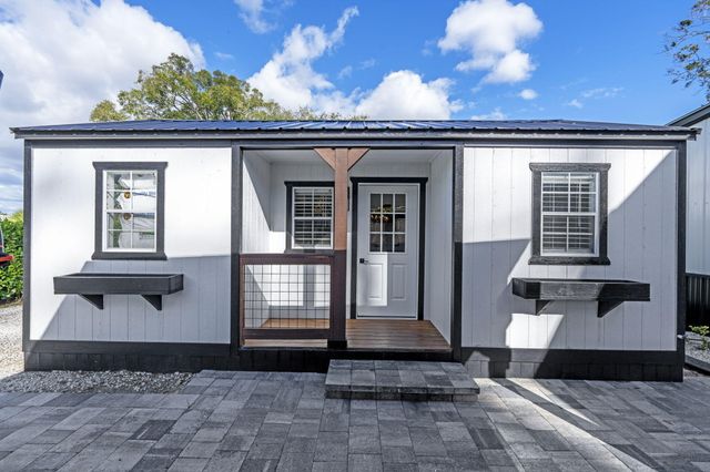 16200 Orange Avenue, Fort Pierce, FL 34945