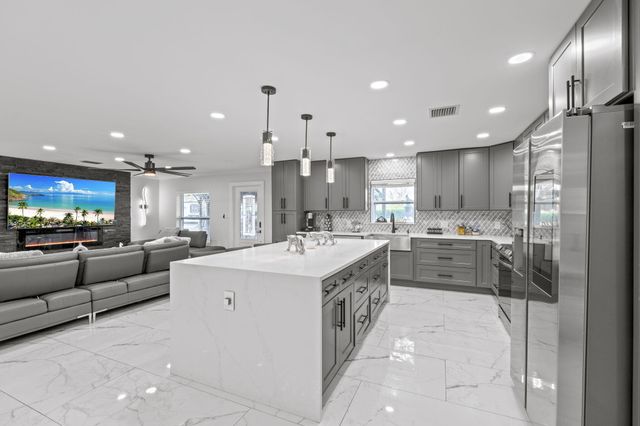 16200 Orange Avenue, Fort Pierce, FL 34945