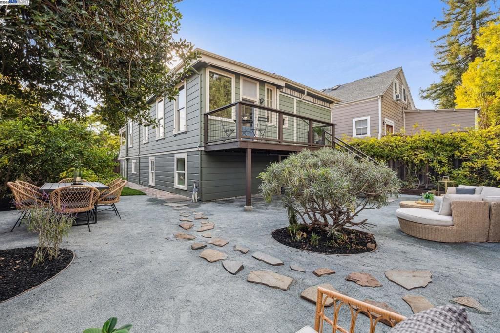 2151 Alameda Avenue, Alameda, CA 94501