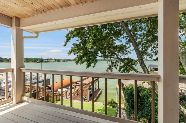 1130 Lake View Drive, Montgomery, TX 77356