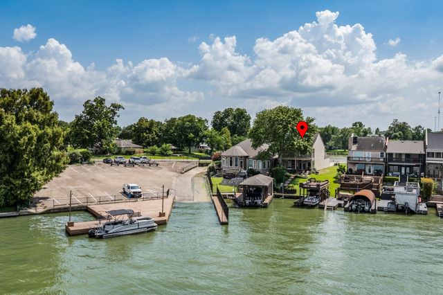 1130 Lake View Drive, Montgomery, TX 77356