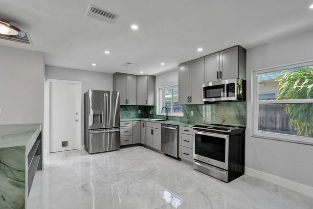 1424 Adams St, Hollywood, FL 33020