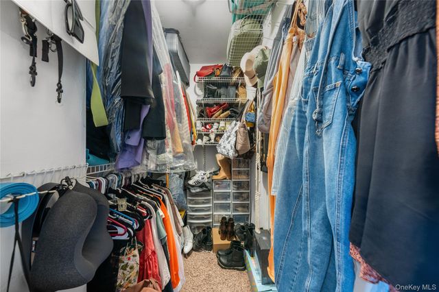 90 Park Avenue S B6, Rockville Centre, NY 11570