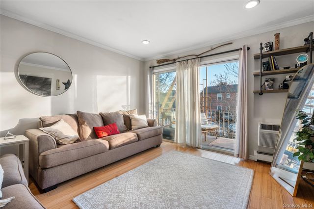 90 Park Avenue S B6, Rockville Centre, NY 11570