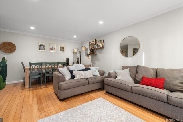 90 Park Avenue S B6, Rockville Centre, NY 11570