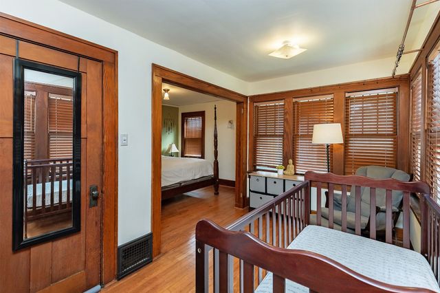 1518 E 9th Street, Des Moines, IA 50316