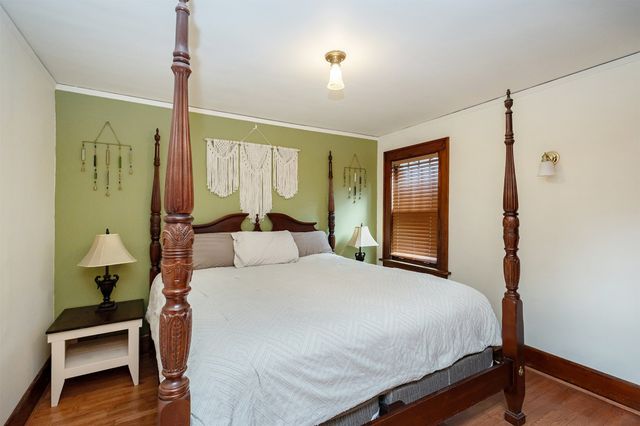 1518 E 9th Street, Des Moines, IA 50316