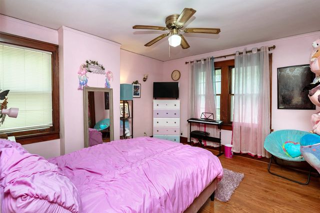 1518 E 9th Street, Des Moines, IA 50316