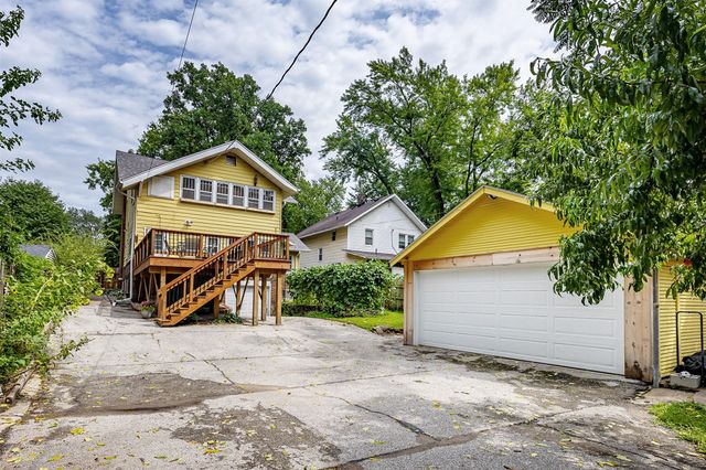 1518 E 9th Street, Des Moines, IA 50316