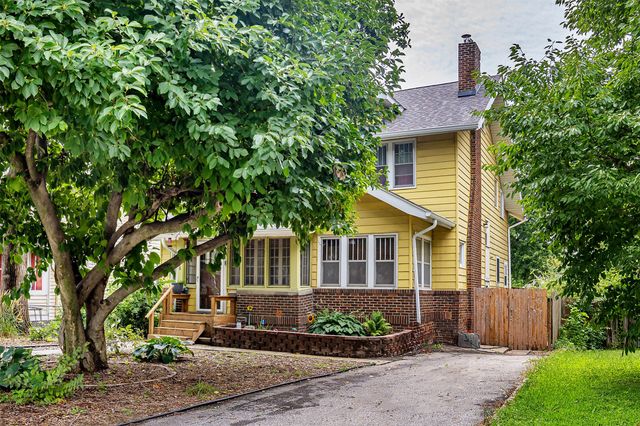 1518 E 9th Street, Des Moines, IA 50316