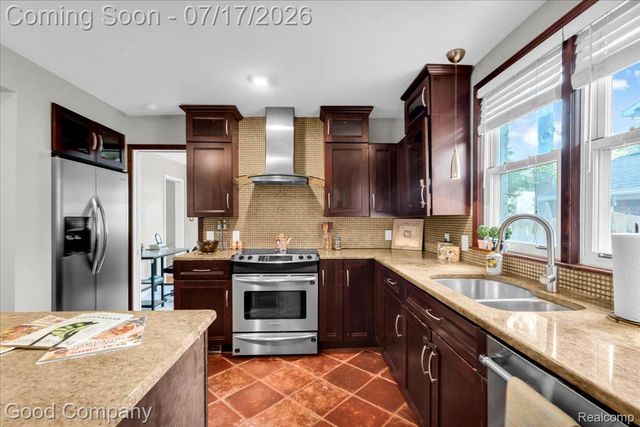 231 N Vermont Avenue, Royal Oak, MI 48067