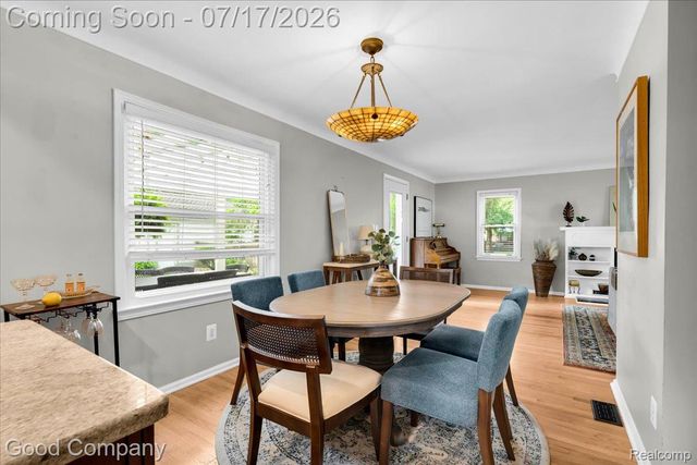 231 N Vermont Avenue, Royal Oak, MI 48067