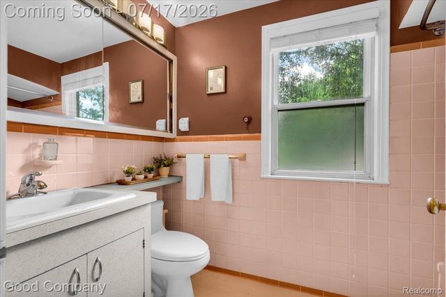 231 N Vermont Avenue, Royal Oak, MI 48067