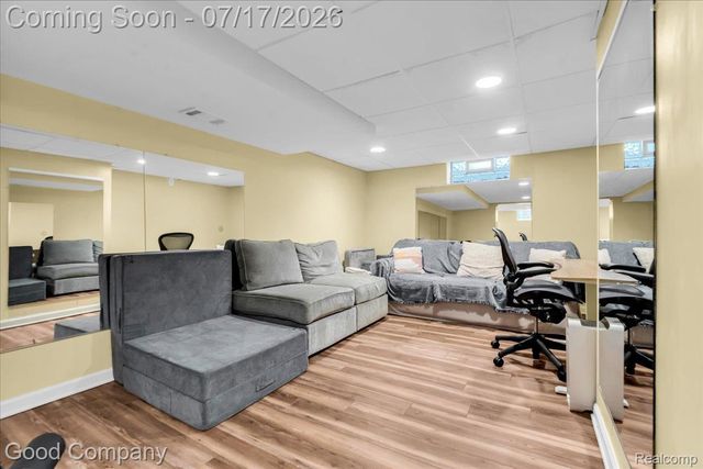 231 N Vermont Avenue, Royal Oak, MI 48067