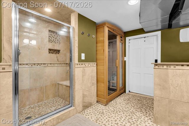 231 N Vermont Avenue, Royal Oak, MI 48067