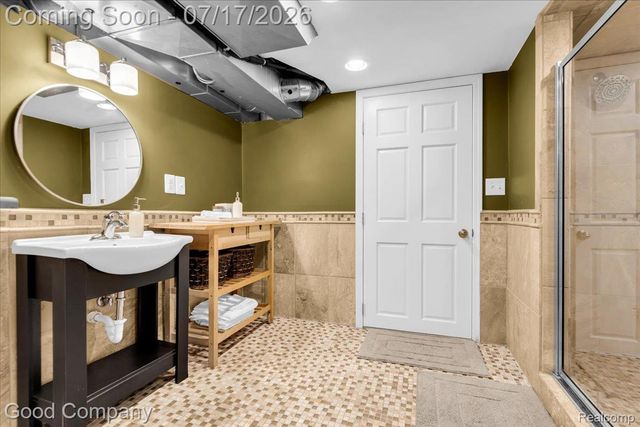 231 N Vermont Avenue, Royal Oak, MI 48067