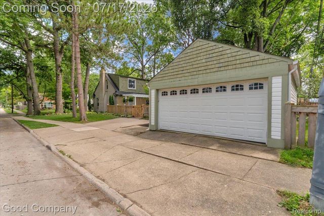 231 N Vermont Avenue, Royal Oak, MI 48067