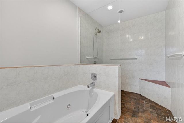 8 Price Court, Olivette, MO 63132