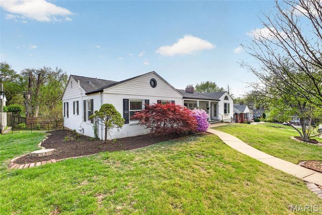 8 Price Court, Olivette, MO 63132