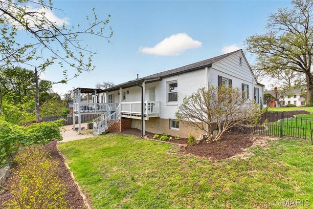 8 Price Court, Olivette, MO 63132