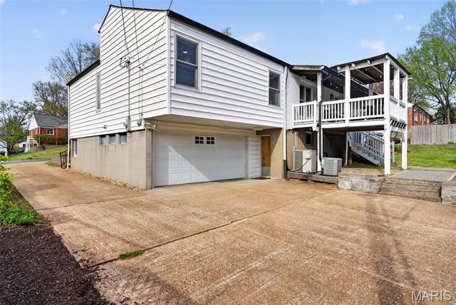 8 Price Court, Olivette, MO 63132