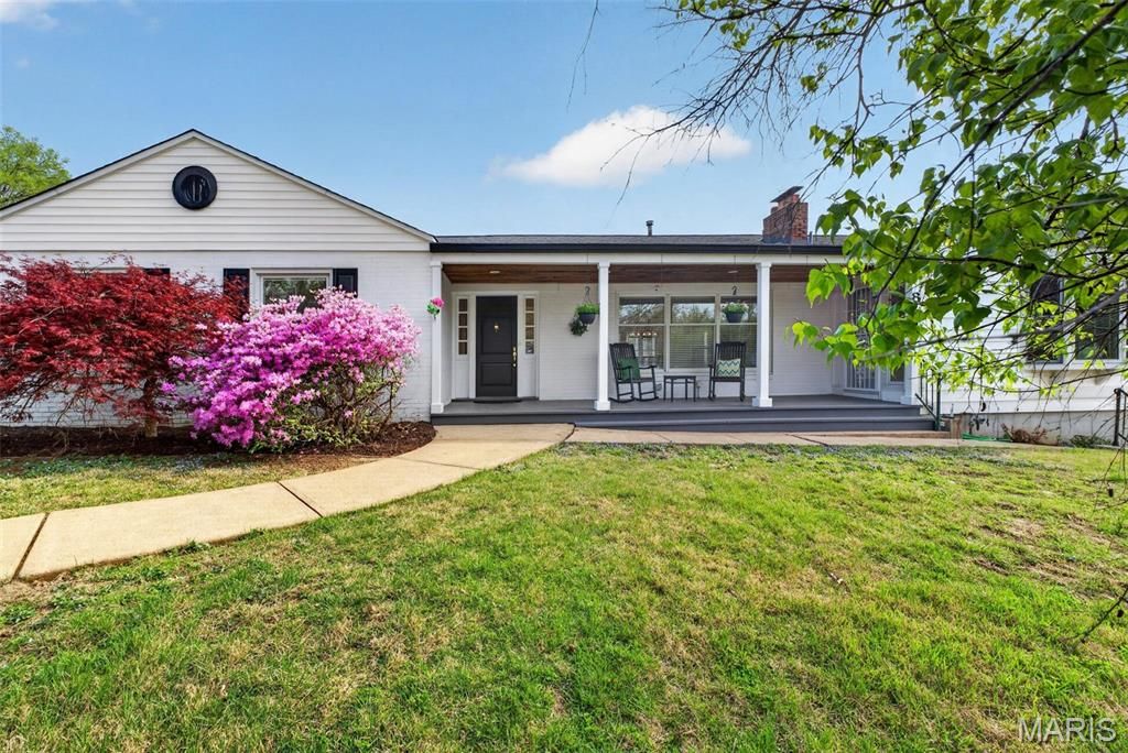 8 Price Court, Olivette, MO 63132