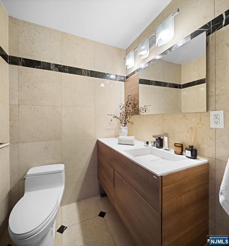1286 River Road, Edgewater, NJ 07020
