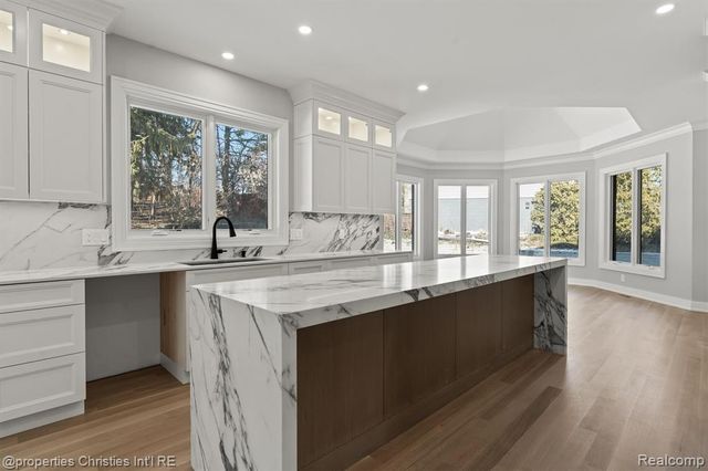 3080 Chickering Court, Bloomfield Hills, MI 48302