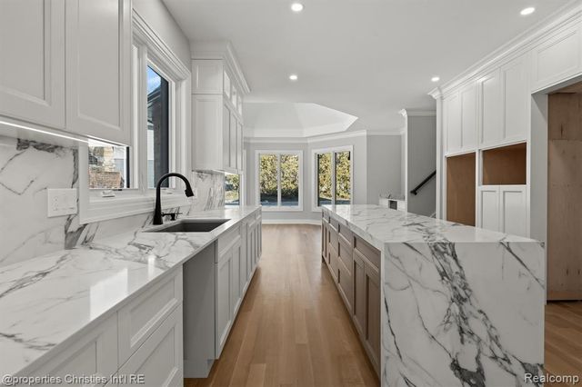 3080 Chickering Court, Bloomfield Hills, MI 48302