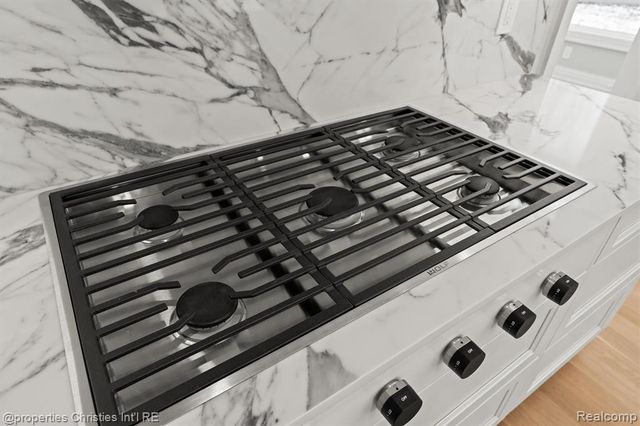 3080 Chickering Court, Bloomfield Hills, MI 48302