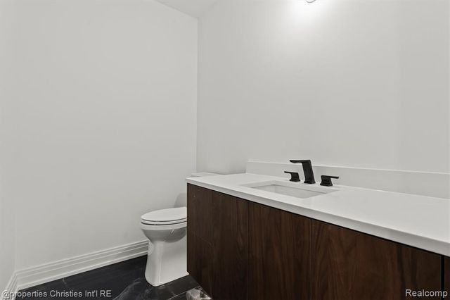 3080 Chickering Court, Bloomfield Hills, MI 48302