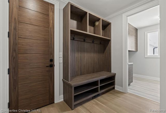 3080 Chickering Court, Bloomfield Hills, MI 48302