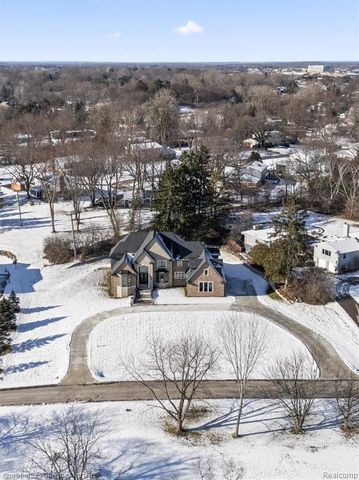 3080 Chickering Court, Bloomfield Hills, MI 48302