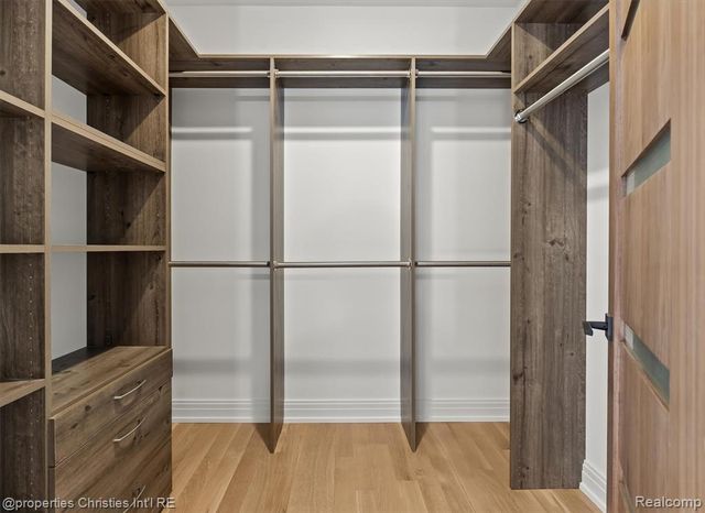 3080 Chickering Court, Bloomfield Hills, MI 48302