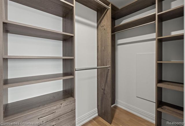 3080 Chickering Court, Bloomfield Hills, MI 48302