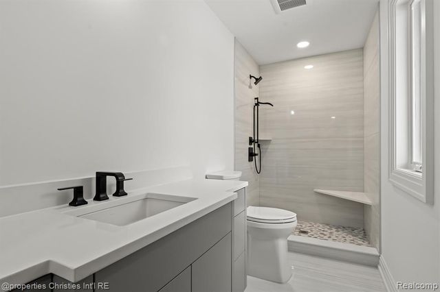 3080 Chickering Court, Bloomfield Hills, MI 48302