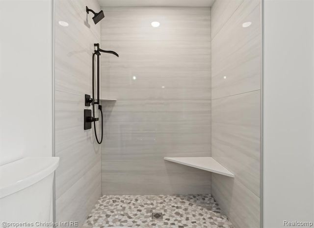 3080 Chickering Court, Bloomfield Hills, MI 48302