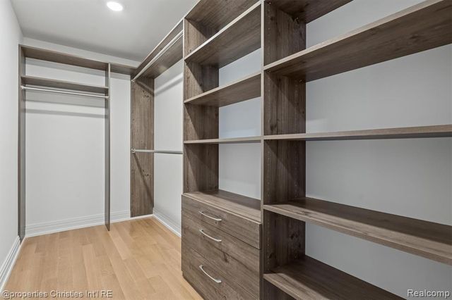 3080 Chickering Court, Bloomfield Hills, MI 48302