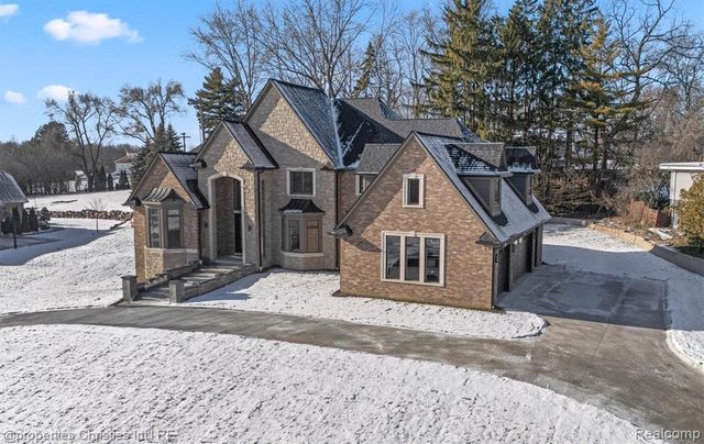 3080 Chickering Court, Bloomfield Hills, MI 48302