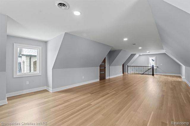 3080 Chickering Court, Bloomfield Hills, MI 48302