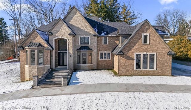 3080 Chickering Court, Bloomfield Hills, MI 48302