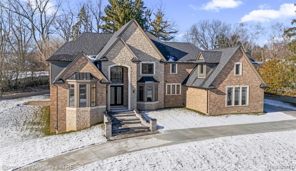 3080 Chickering Court, Bloomfield Hills, MI 48302