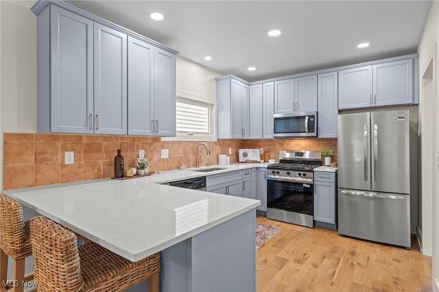 1563 Winchester Avenue, Lakewood, OH 44107