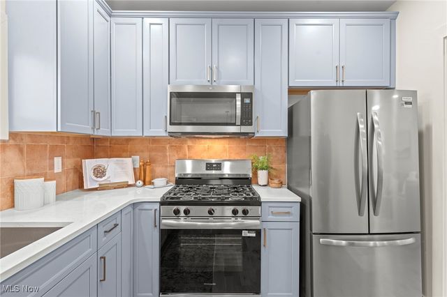 1563 Winchester Avenue, Lakewood, OH 44107