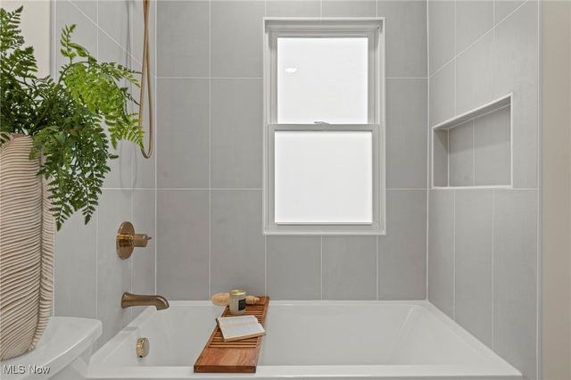 1563 Winchester Avenue, Lakewood, OH 44107