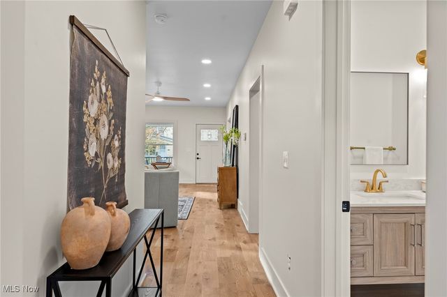 1563 Winchester Avenue, Lakewood, OH 44107