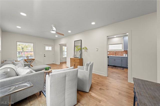 1563 Winchester Avenue, Lakewood, OH 44107